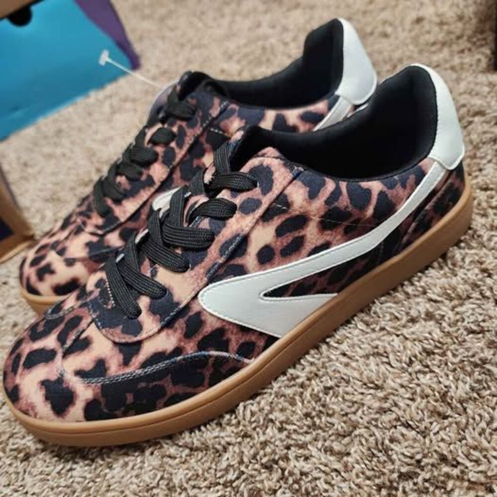 DV by Dolce Vita Leopard Print Sneakers size 10 NWT